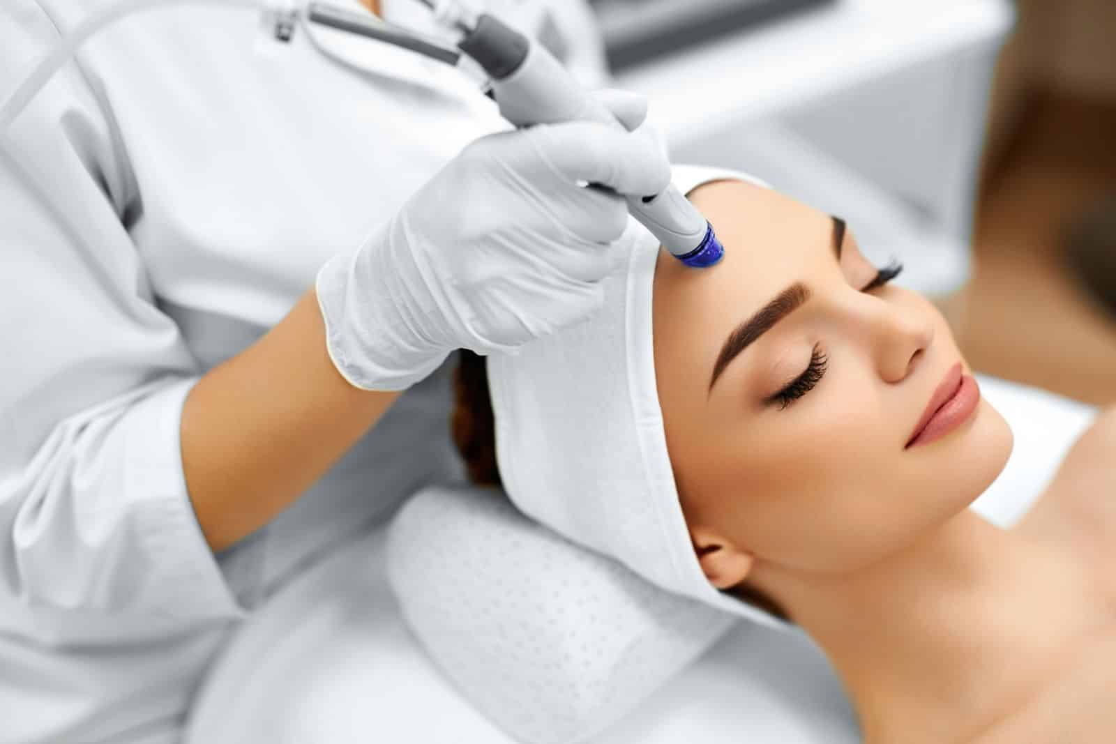 hydrafacial lady image